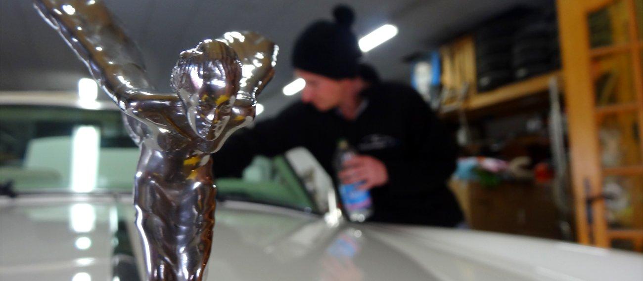 Finition sur une Rolls-Royce